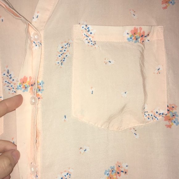 Spring time button up - Picture 4 of 5